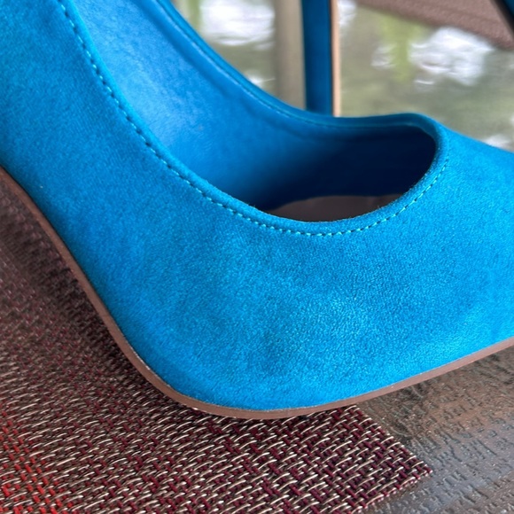 Shoe Dazzle Heels - Picture 5 of 5